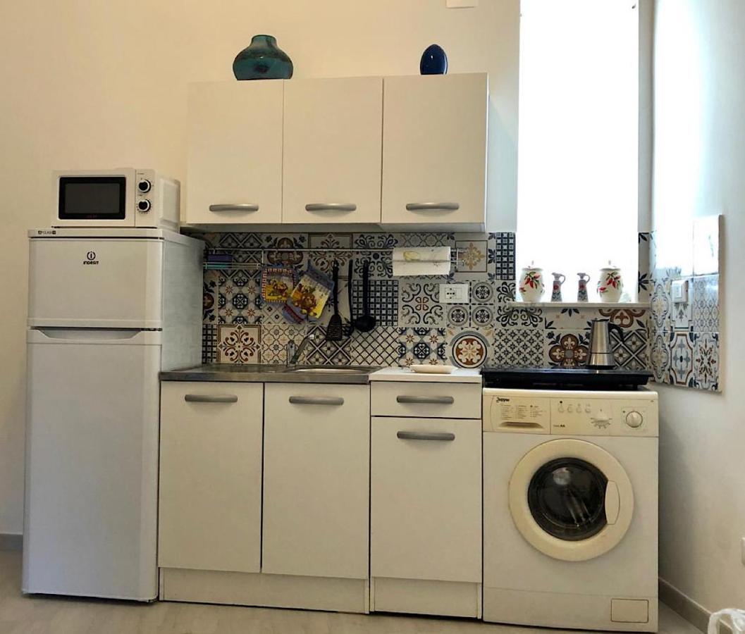 Via Aurispa 60 باليرمو المظهر الخارجي الصورة