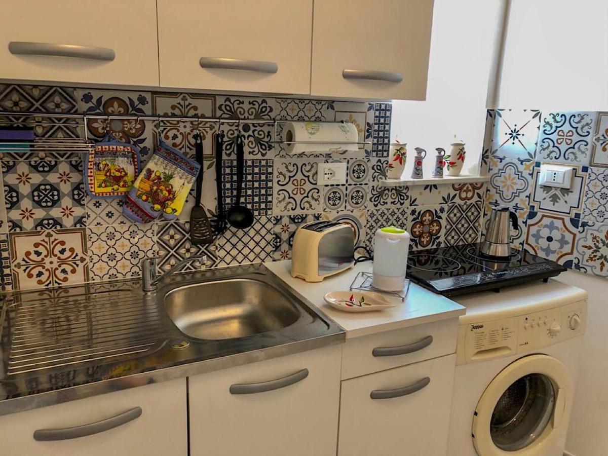 Via Aurispa 60 باليرمو المظهر الخارجي الصورة