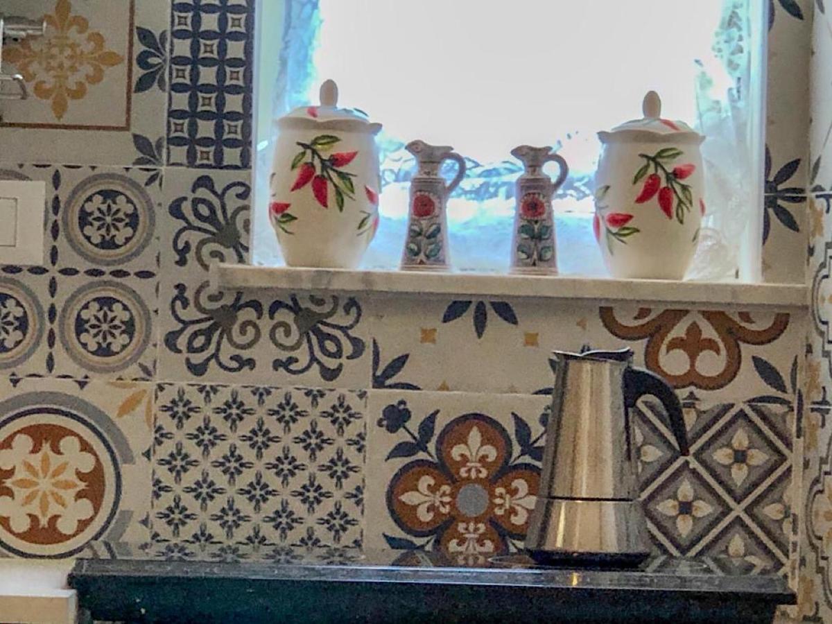 Via Aurispa 60 باليرمو المظهر الخارجي الصورة