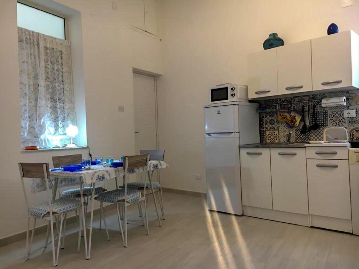 Via Aurispa 60 باليرمو المظهر الخارجي الصورة